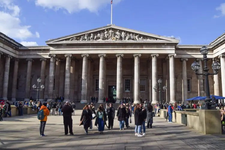 British museum em dia de sol