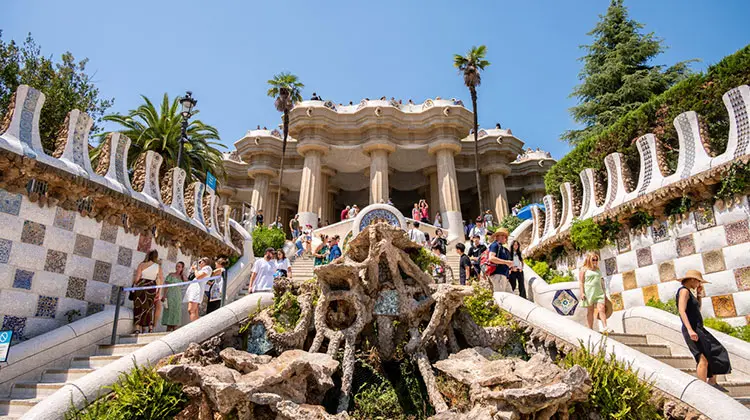 O Parque Guell, ponto turístico de Barcelona