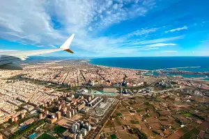 Voo aéreo sobre Valência, Espanha, Europa