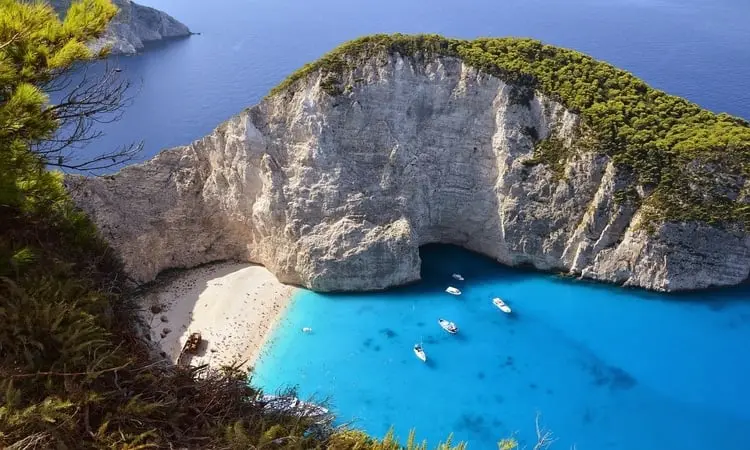 navagio beach, a praia mais linda do mundo, zakynthos na grecia