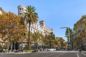 Fazer o aluguel de carro na Espanha é uma boa forma de conhecer o país.