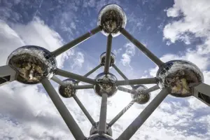 Vista da estrutura Atomium Bruxelas