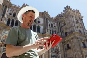 Turista usando chip internet na Espanha