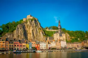 Vista de Dinant, uma das cidades mais bonitas da Bélgica