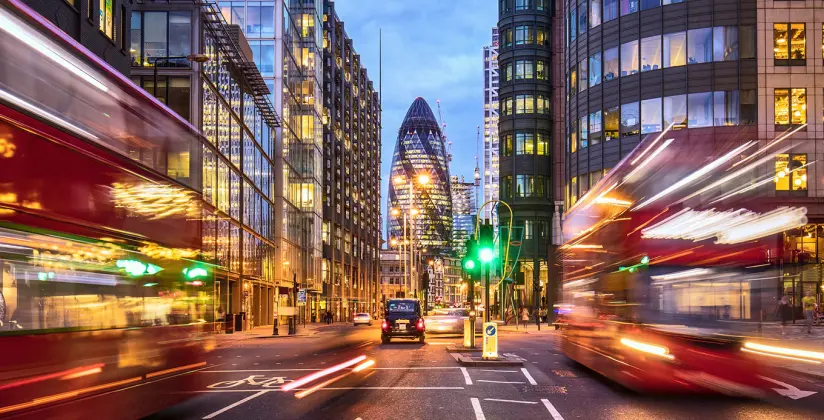 como economizar em londres