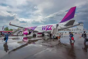 Avião da WizzAir, uma das principais companhias aéreas low cost na Europa