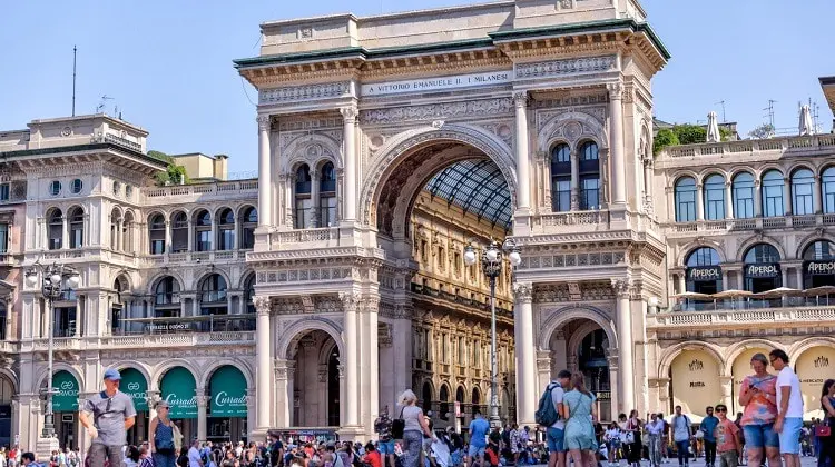 A Galeria Vittorio Emanuele II é um excelente local para fazer compras em Milão.