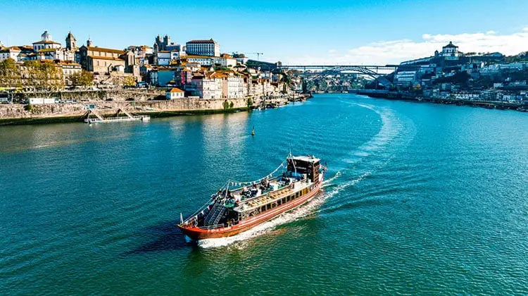 Passeio de barco no Rio Douro