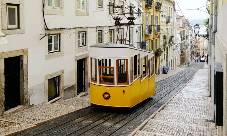 elevador da gloria no bairro alto