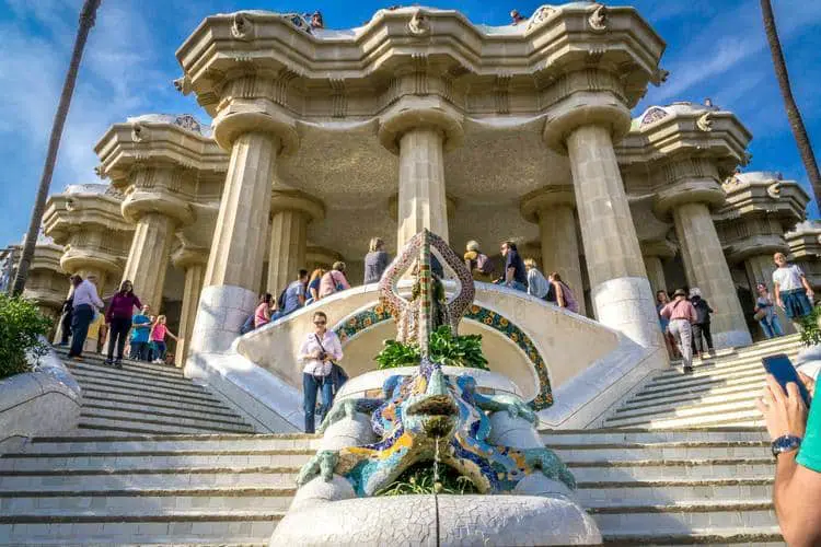 Escadaria do Dragão possui detalhes arquitetônicos incríveis