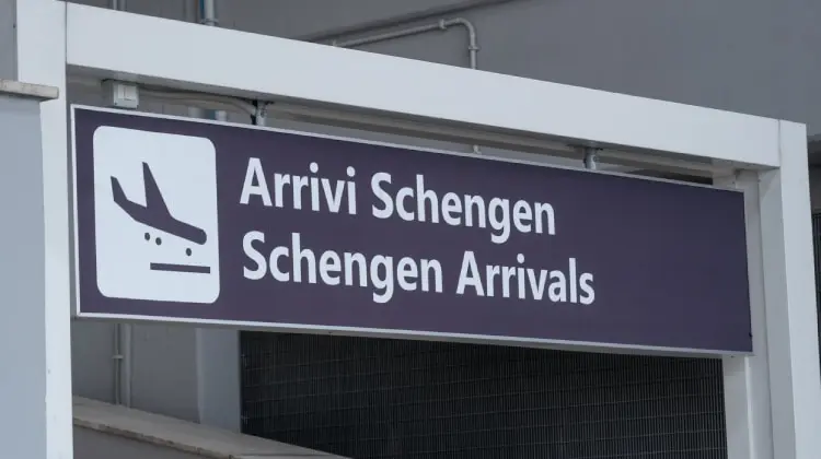 Indicação da entrada dos passageiros do Espaço Schengen