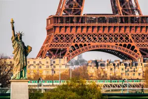 estatua da liberdade em paris