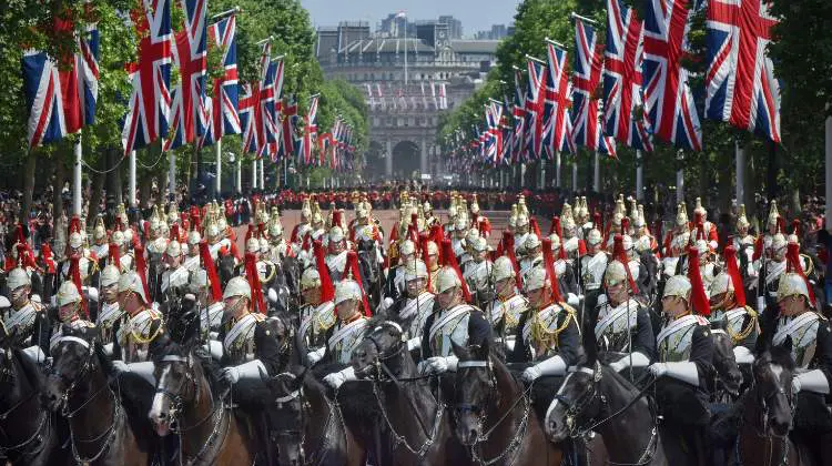 Guarda britânica em festas populares na Inglaterra.