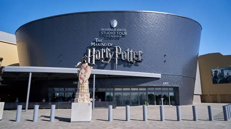 Entrada dos estúdios de Harry Potter em Londres.