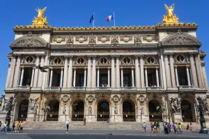 Fachada da Ópera Garnier, em Paris
