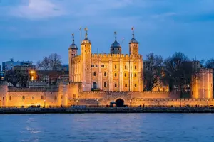 Torre de Londres à noite