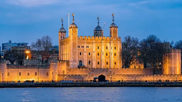 Torre de Londres à noite