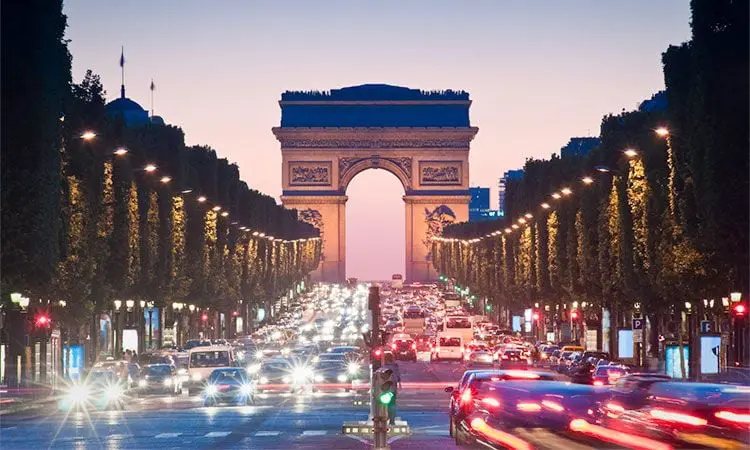 Lojas na champs-elysees