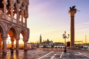 Fim de tarde em Piazza San Marco, em Veneza.