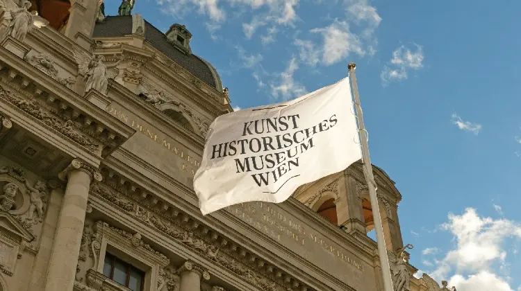 Bandeira de um dos mais famosos museus em Viena.