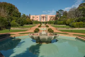 Jardins e prédio da Fundação Serralves