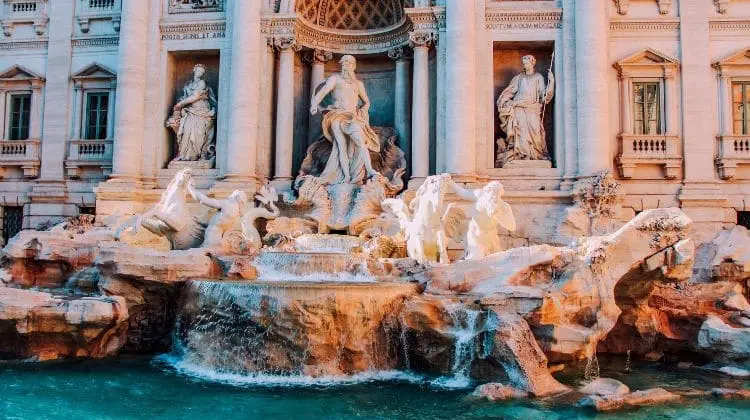 Fontana di Trevi, em Roma, Itália