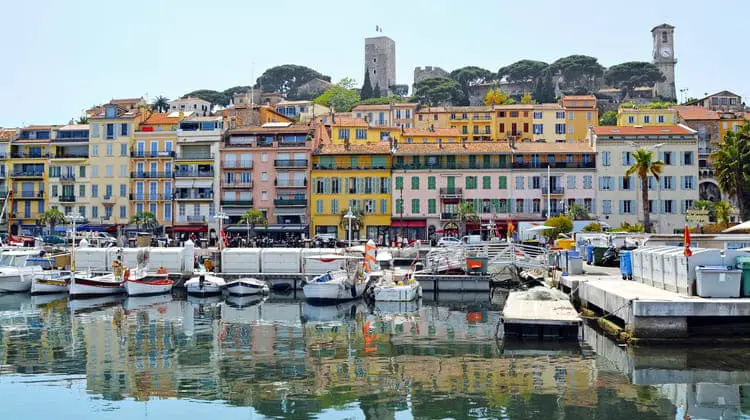 Vista do Porto de Cannes na Riviera Francesa