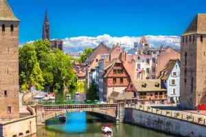 Vista de ponte da cidade de Estrasburgo