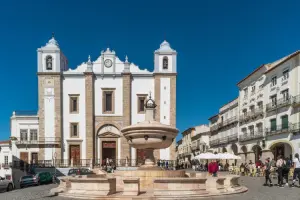 Praça do Giraldo em Évora, Portugal.