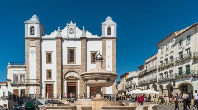 Praça do Giraldo em Évora, Portugal.
