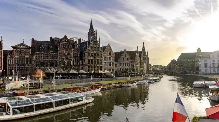Margem do rio principal de Gent
