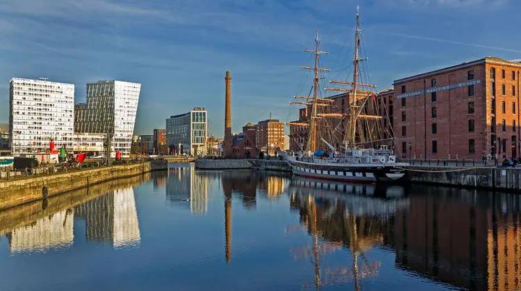 Albert Docks principal destino do que fazer em Liverpool.