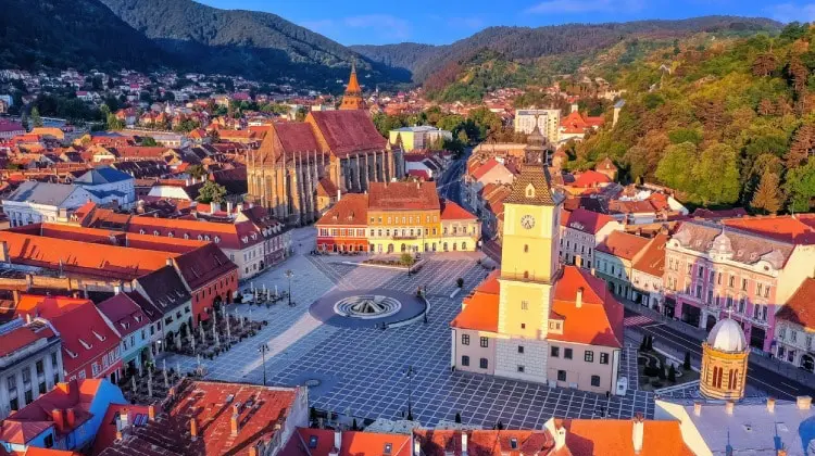 Visitar a cidade de Brasov deve estar na sua lista sobre o que fazer na Romênia.