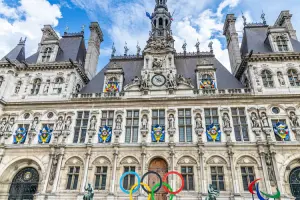Hôtel de Ville decorado em Paris