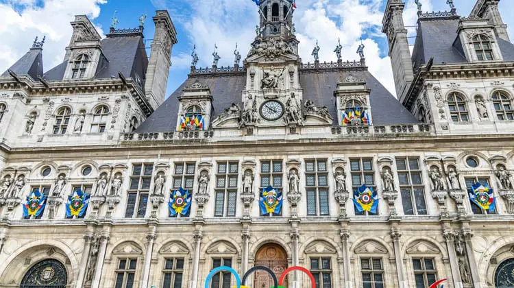 Hôtel de Ville decorado em Paris