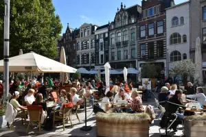 Restaurantes e mesas ao ar livre em Amsterdam