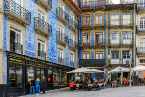 Rua da Flores é um local de onde comer no Porto