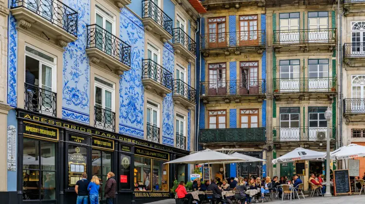 Rua da Flores é um local de onde comer no Porto