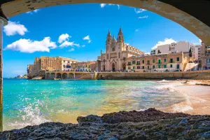 St. Julian uma das principais regiões de onde ficar em Malta.