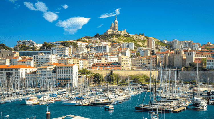 Vieux Port em Marselha, em dia de sol