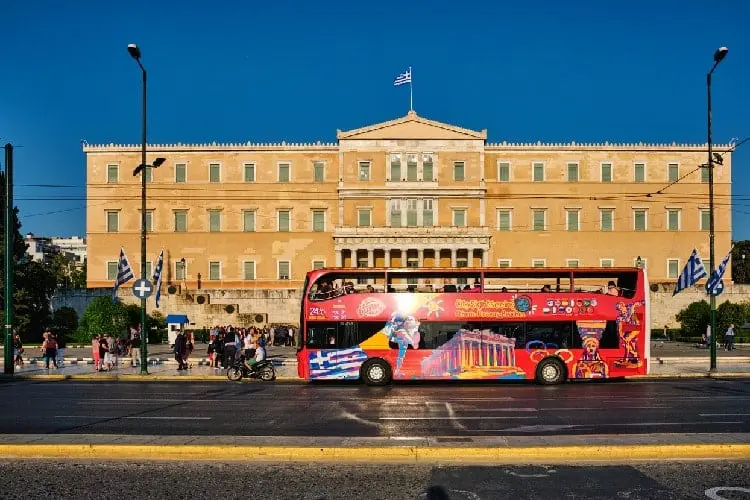Ônibus de turismo em Atenas
