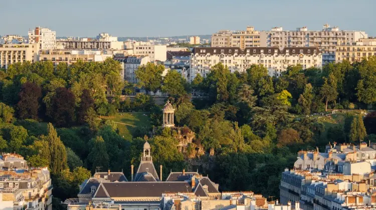 Parc Buttes-Chaumont, em Paris, França.
