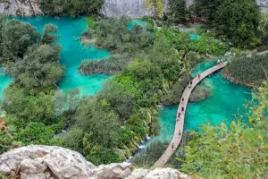 Vista aérea de parque natural na Croácia