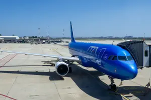 Avião da ITA Airways no aeroporto de Milão Linate, Itália