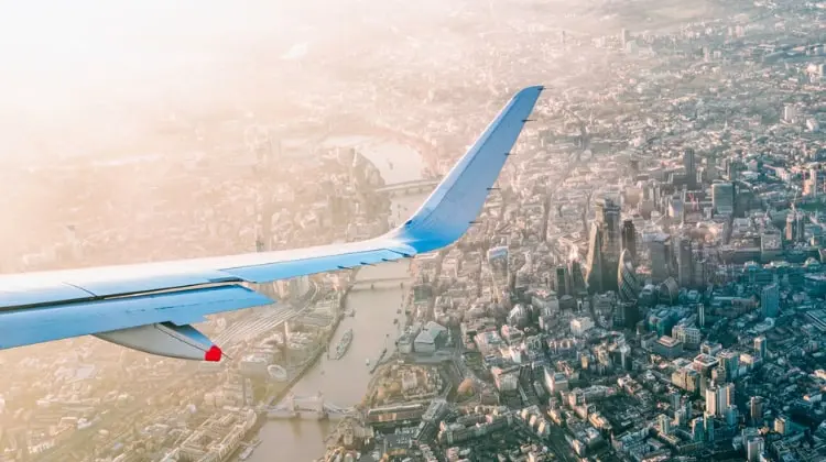 Vista de um avião para Londres, Inglaterra