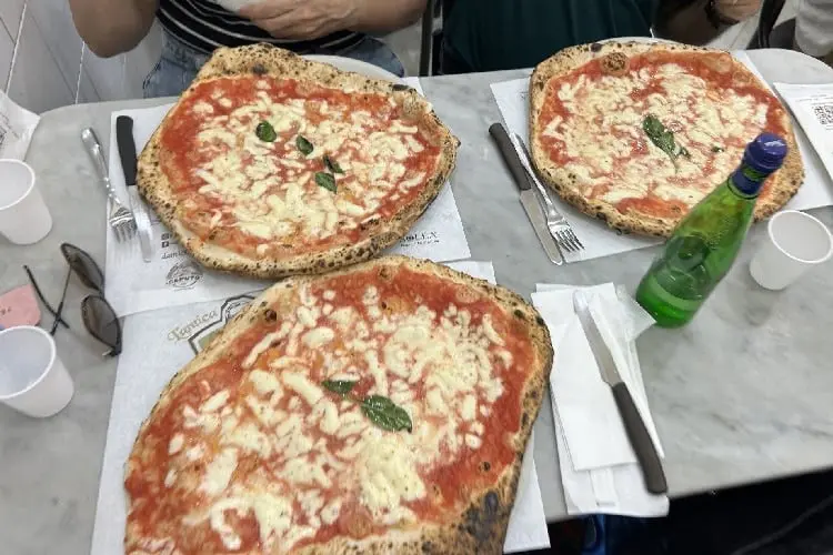 Pizza napolitana