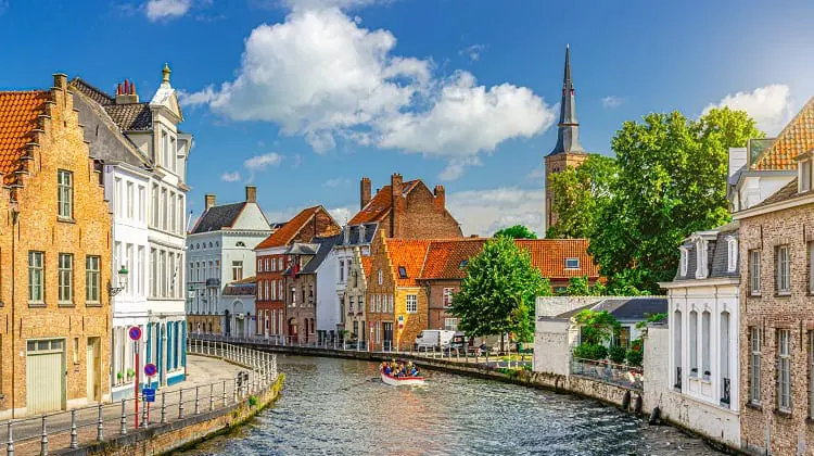 Conheça os melhores pontos turísticos da Bélgica, a capital da União Europeia.