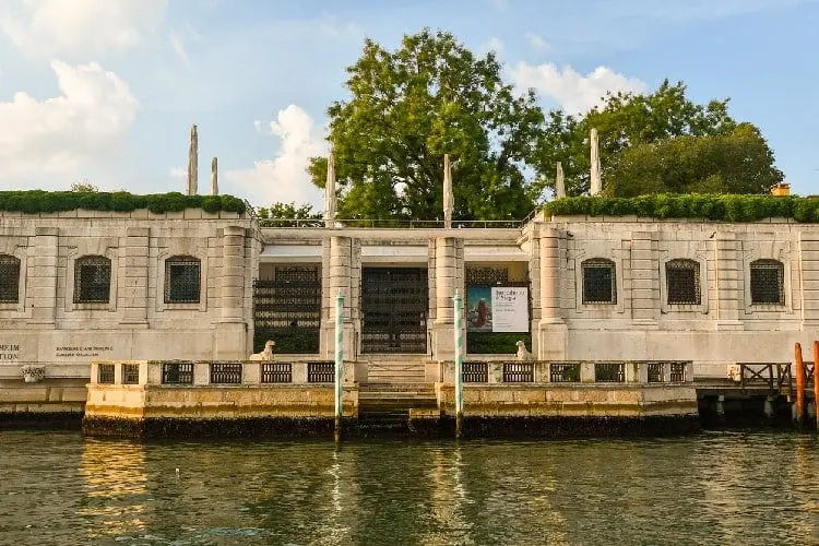 Coleção Peggy Guggenheim, um ponto turístico em Veneza.