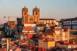 Cidade do Porto com o pôr do sol