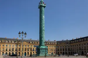 Place Vendôme, em Paris, é uma das mais emblemáticas de toda a Europa